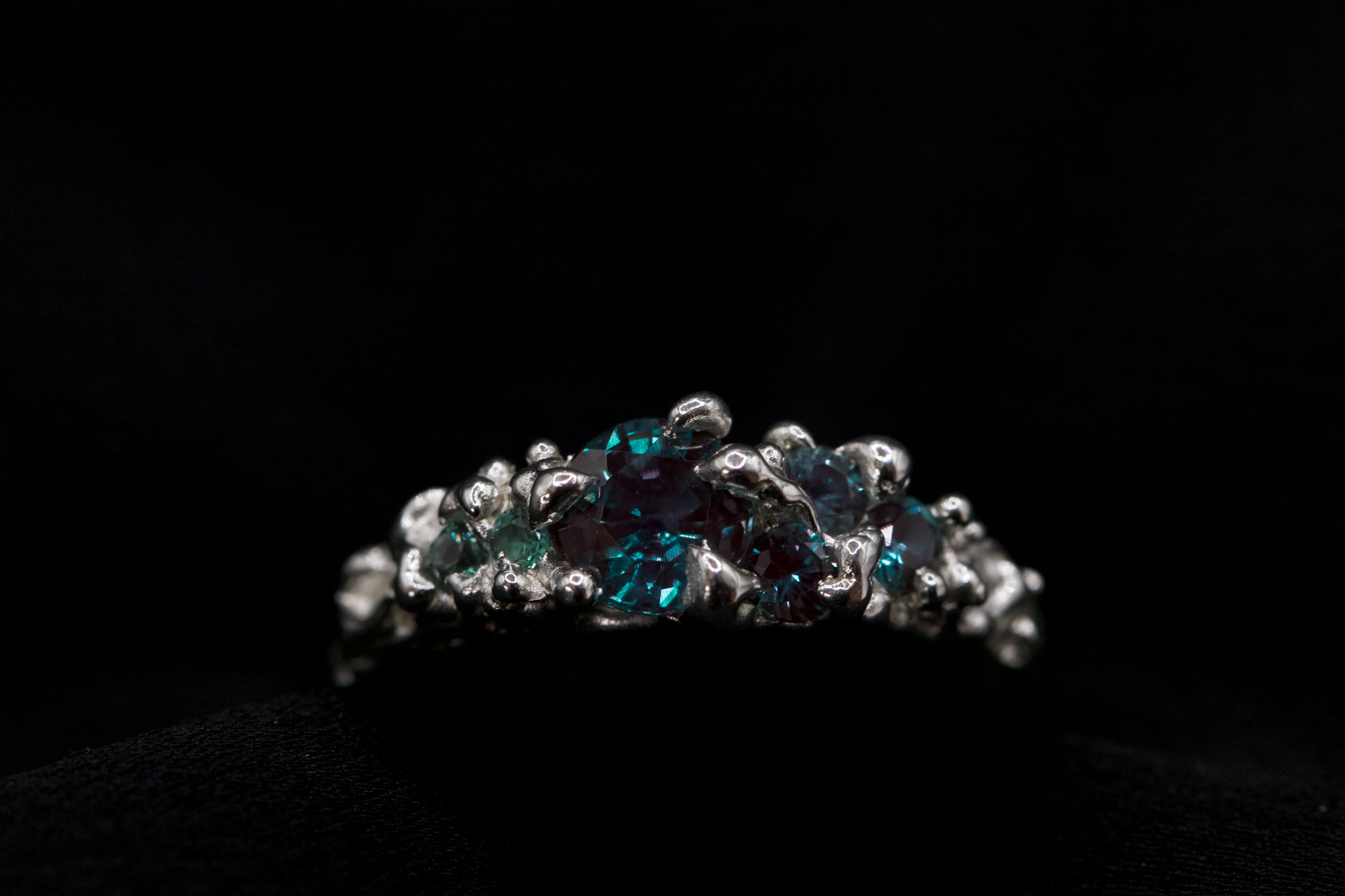 EMBLA RING + ALEXANDRITE
