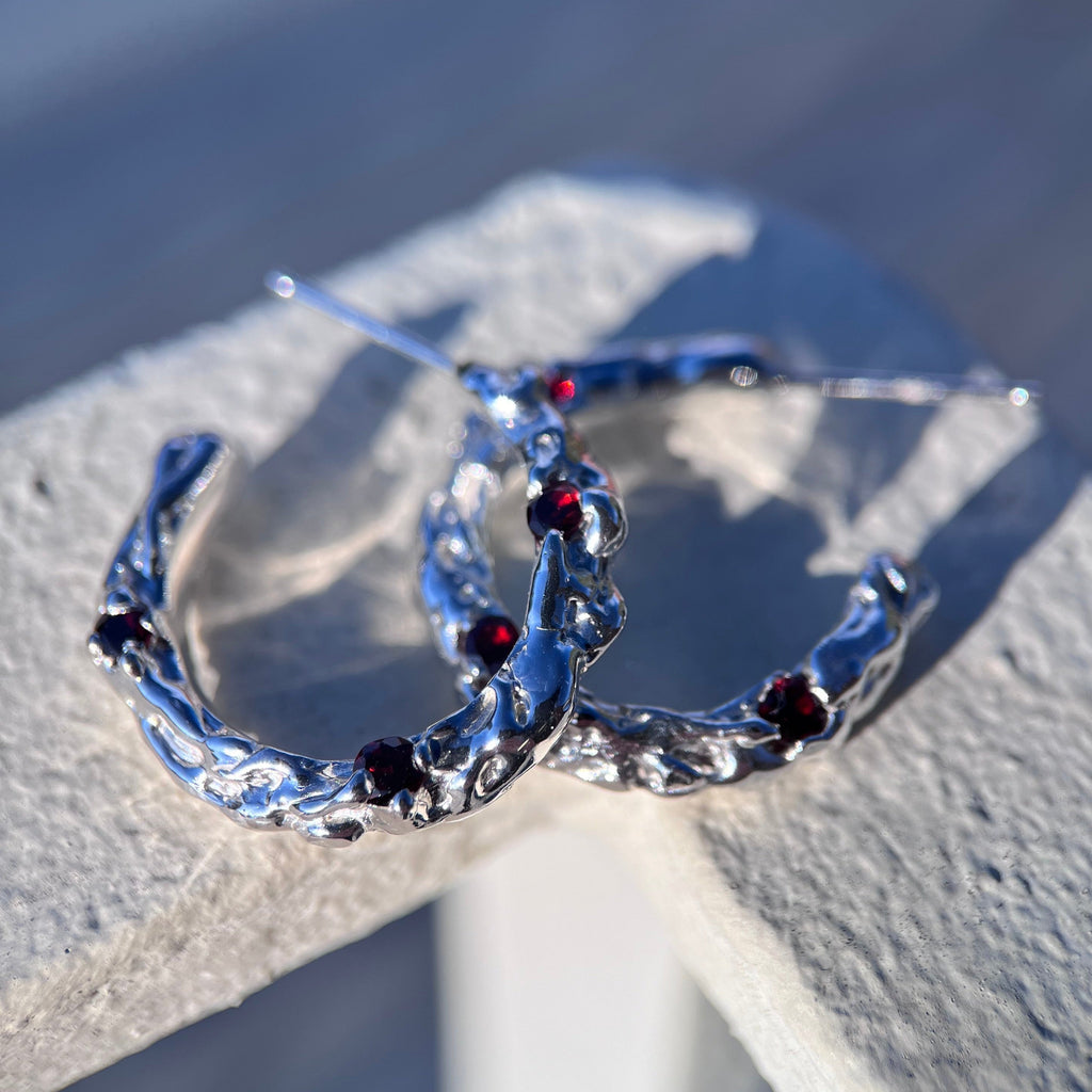 MAGNI HOOPS + GARNET