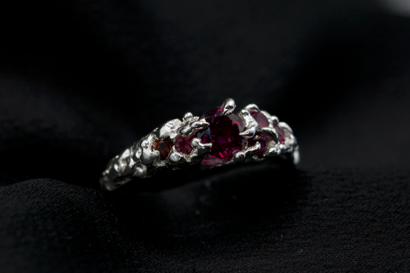 EMBLA RING + RHODOLITE GARNET