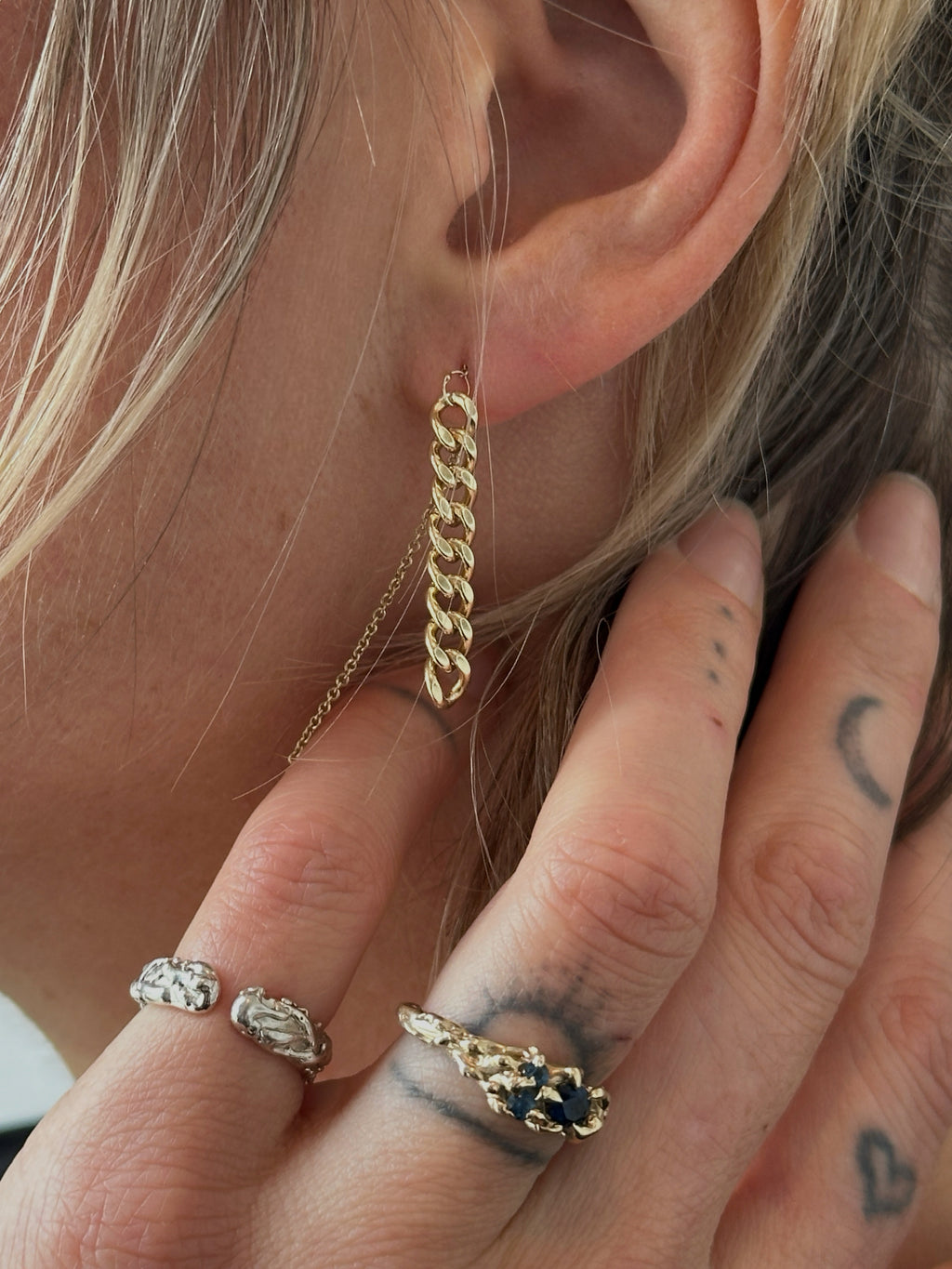 GLÉIPNIR PULL-THROUGH EARRING