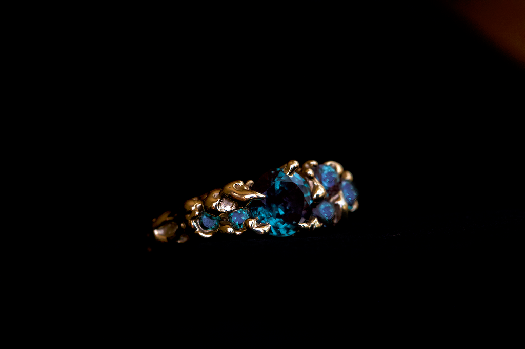EMBLA RING + ALEXANDRITE